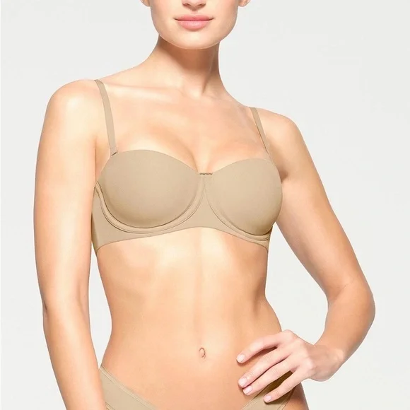 SKIMS Strapless fits everybody Bra with strap NWT - Picture 2 of 3
